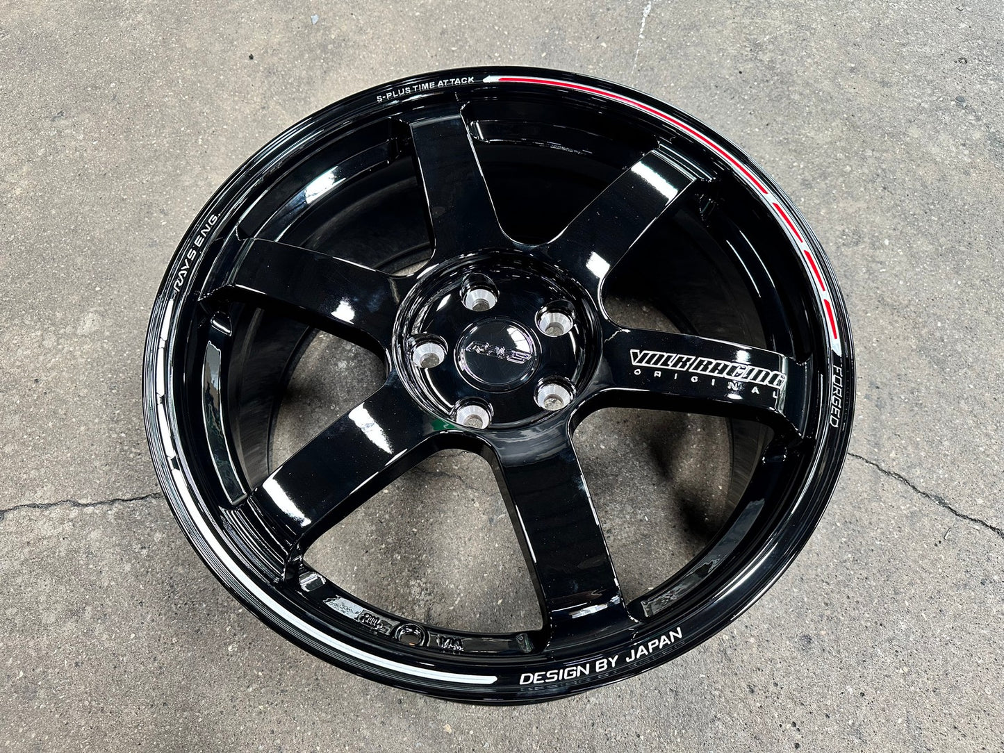 New 18X8.5 ET35 AOW Flow Formed TE37 SAGA Rim (4 wheel) Gloss Black 5X112