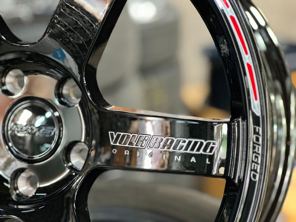 New 18X8.5 ET35 AOW Flow Formed TE37 SAGA Rim (4 wheel) Gloss Black 5X114.3