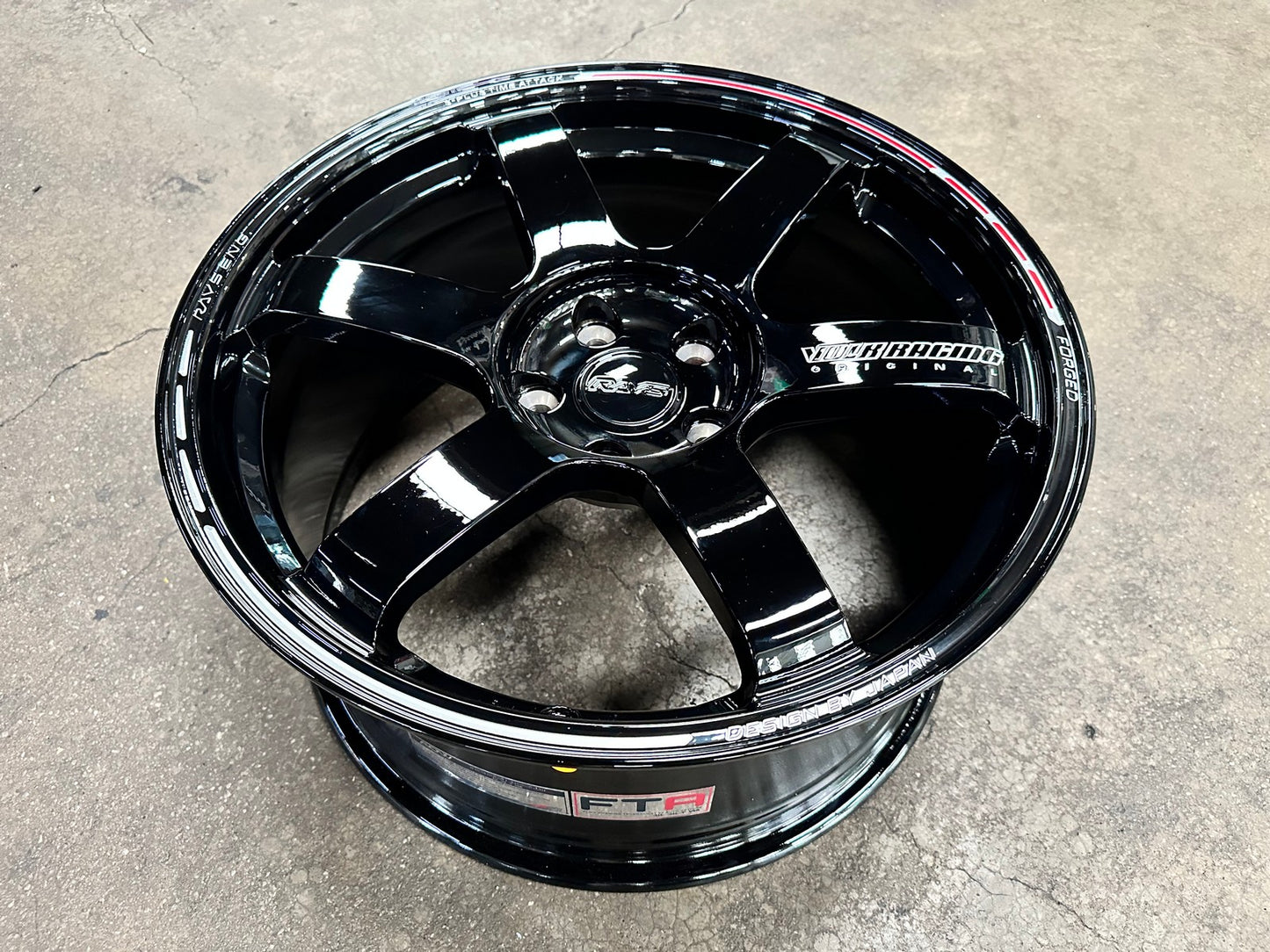 New 18X9 ET35 AOW Flow Formed TE37 SAGA Rim (4 wheel) Gloss Black 5X114.3