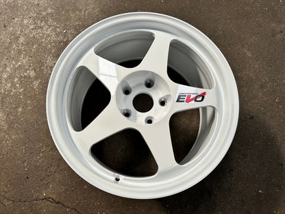 New 18X9.5 ET44 AOW Flow Formed Spoon Rim (4 wheel) Gloss White 5X120