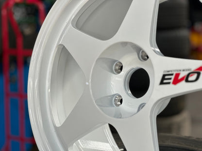 New 18X9.5 ET44 AOW Flow Formed Spoon Rim (4 wheel) Gloss White 5X120