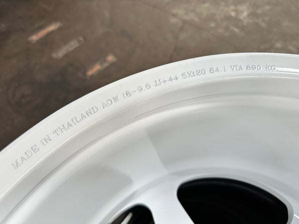 New 18X9.5 ET44 AOW Flow Formed Spoon Rim (4 wheel) Gloss White 5X120