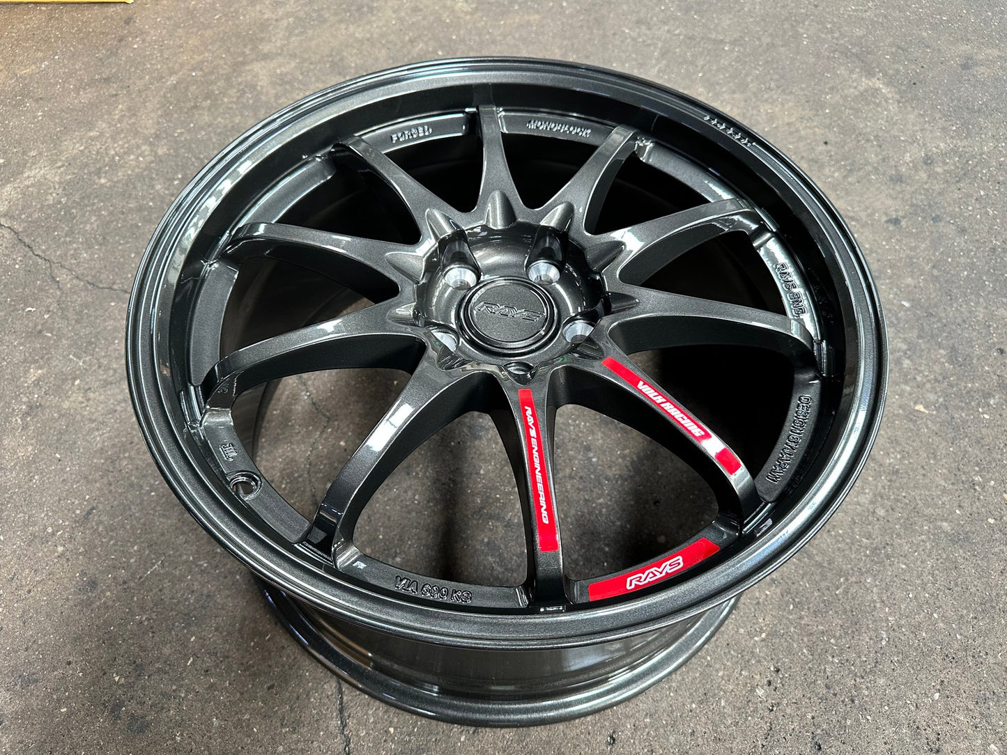 New 18X8.5 ET43 AOW Flow Formed CE28 Rim (4 wheel) Gloss Gunmetal 5X114.3