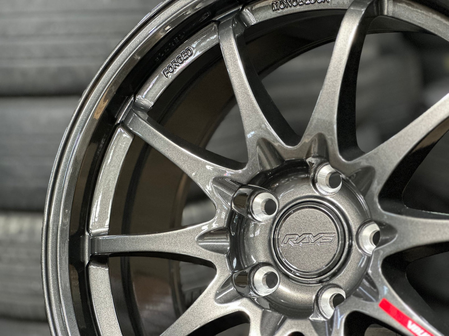 New 18X8.5 ET43 AOW Flow Formed CE28 Rim (4 wheel) Gloss Gunmetal 5X112