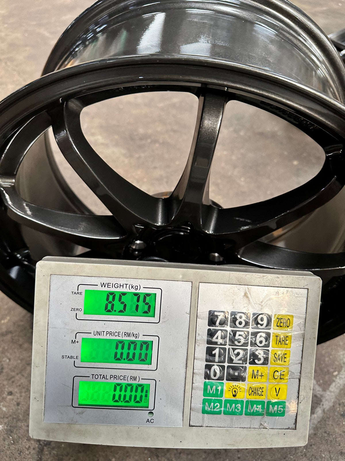 New 18X8.5 ET43 AOW Flow Formed CE28 Rim (4 wheel) Gloss Gunmetal 5X112