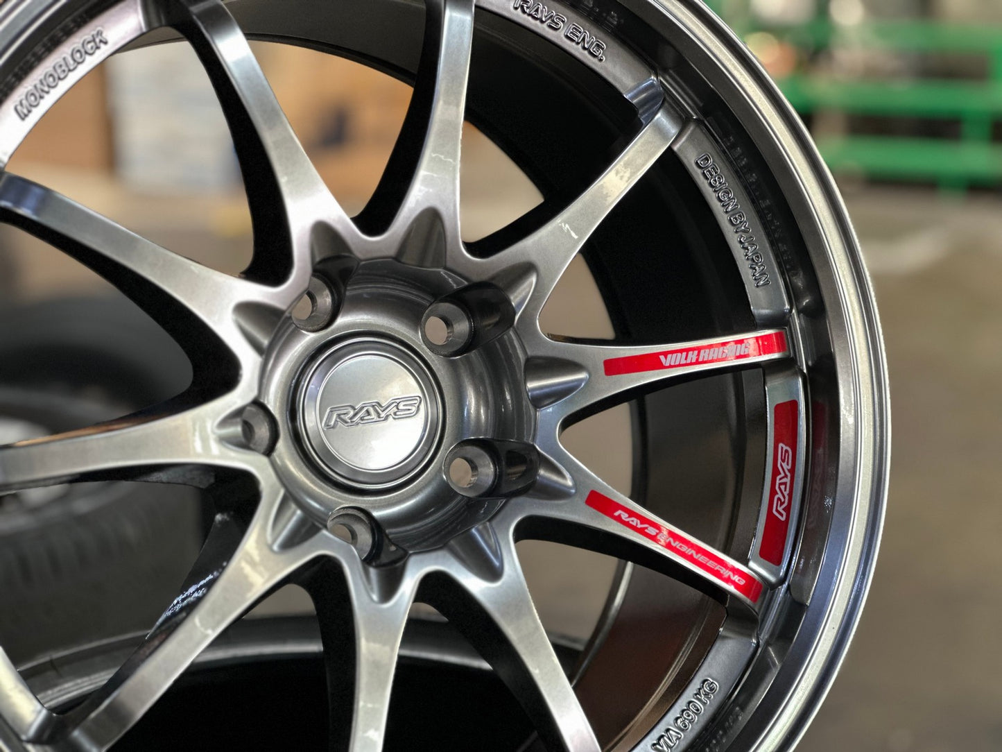 New 18X9.5 ET44 AOW Flow Formed CE28 Rim (4 wheel) Gloss Gunmetal 5X120