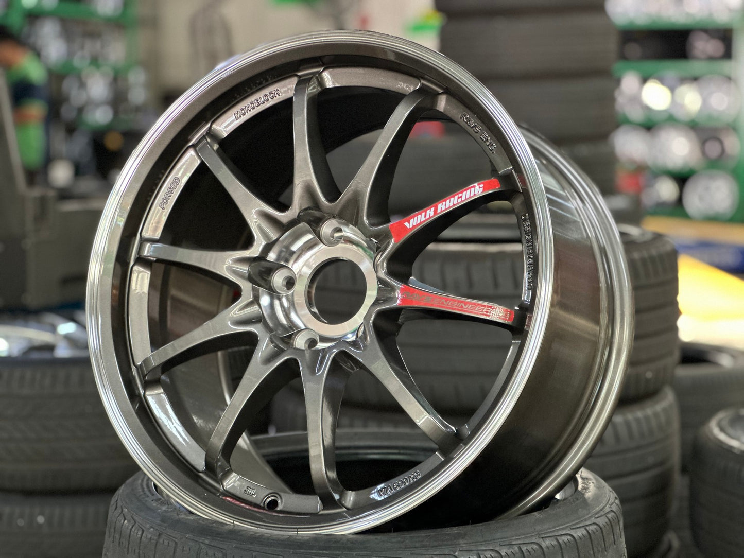 New 18X9.5 ET44 AOW Flow Formed CE28SLRim (4 wheel) Gloss Gunmetal 5X120