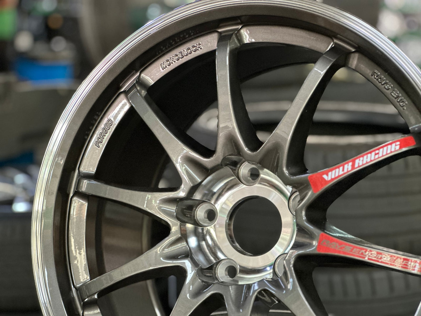 New 18X9.5 ET44 AOW Flow Formed CE28SLRim (4 wheel) Gloss Gunmetal 5X120