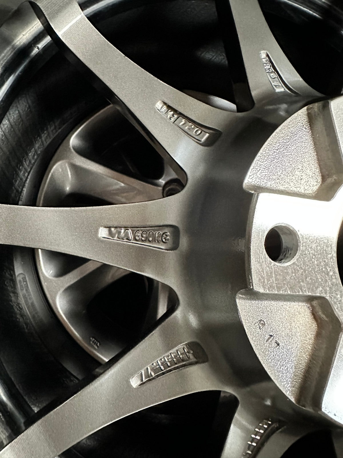 New 18X9.5 ET44 AOW Flow Formed CE28SLRim (4 wheel) Gloss Gunmetal 5X120