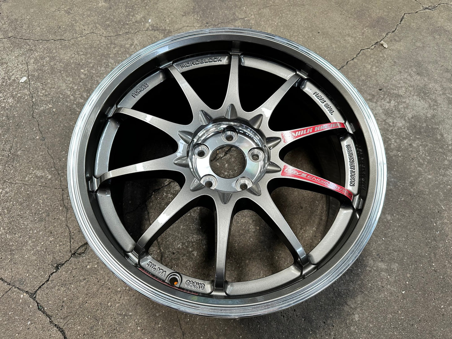 New 17X8 ET35 AOW Flow Formed CE28SLRim (4 wheel) Gloss Gunmetal 5X100