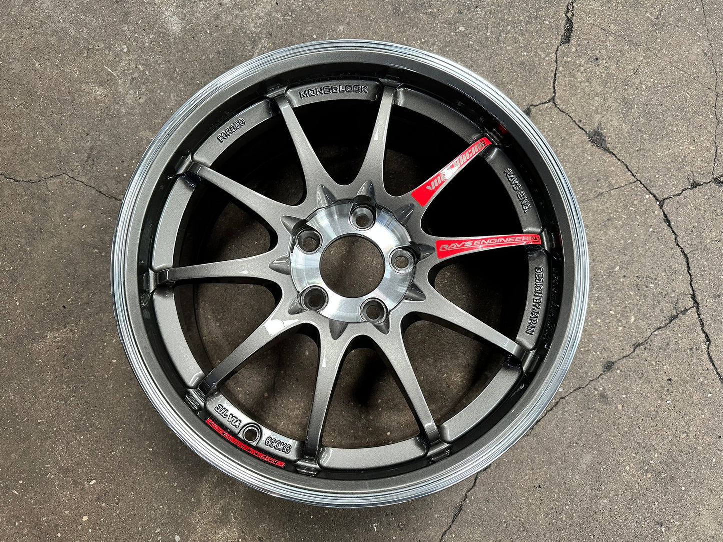 New 17X8 ET35 AOW Flow Formed CE28SLRim (4 wheel) Gloss Gunmetal 5X114.3