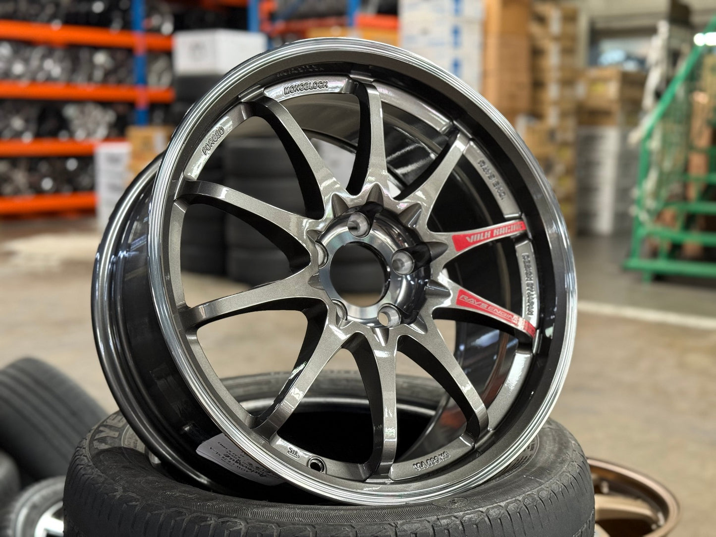 New 18X8.5 ET43 AOW Flow Formed CE28SLRim (4 wheel) Gloss Gunmetal 5X112