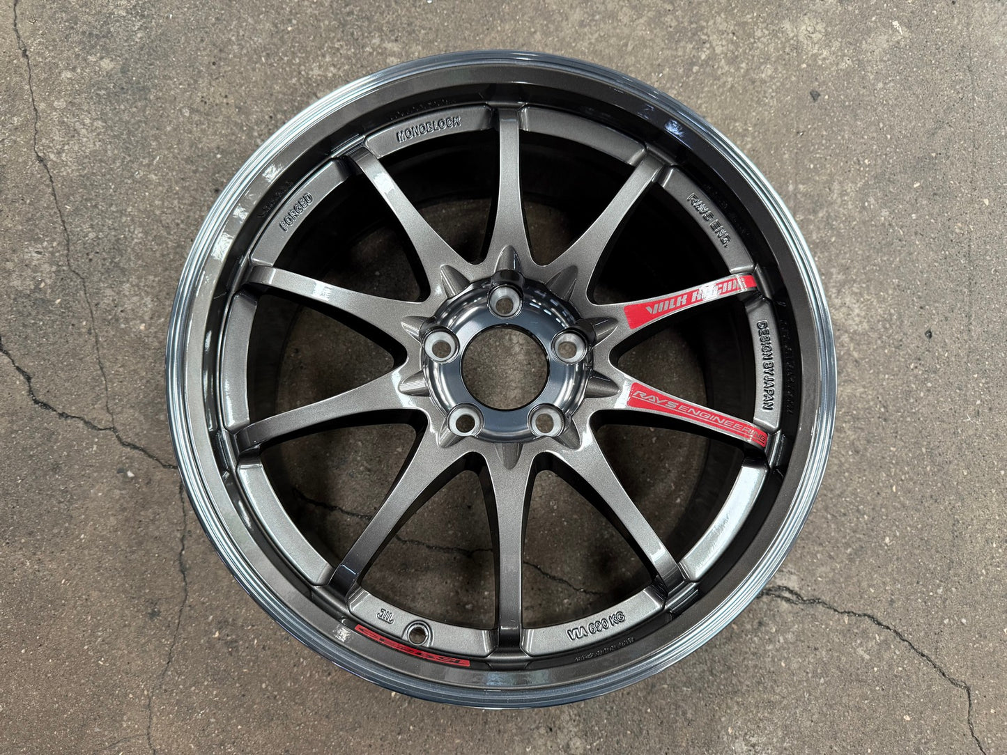 New 18X8.5 ET43 AOW Flow Formed CE28SLRim (4 wheel) Gloss Gunmetal 5X114.3