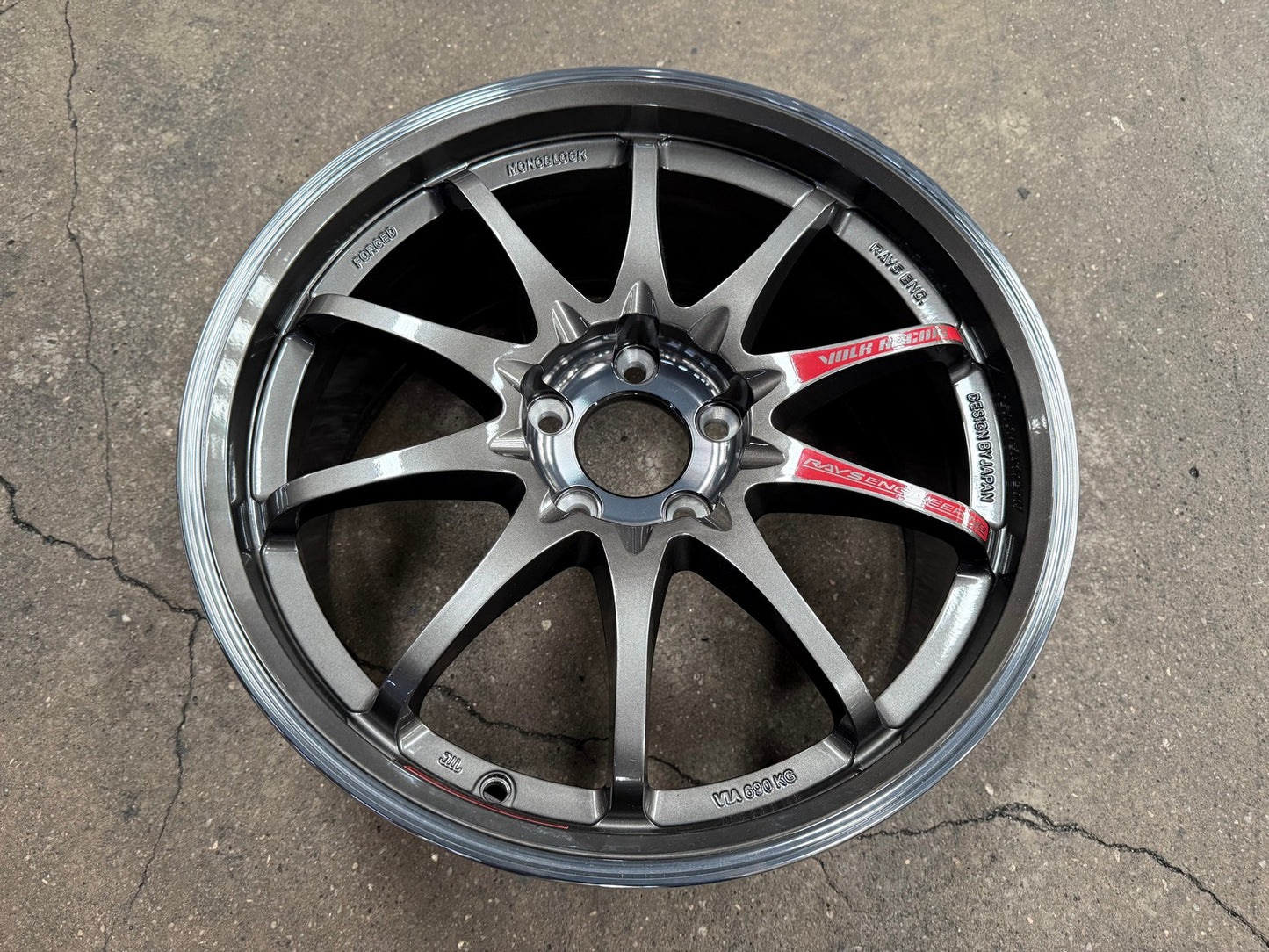 New 18X8.5 ET43 AOW Flow Formed CE28SLRim (4 wheel) Gloss Gunmetal 5X112