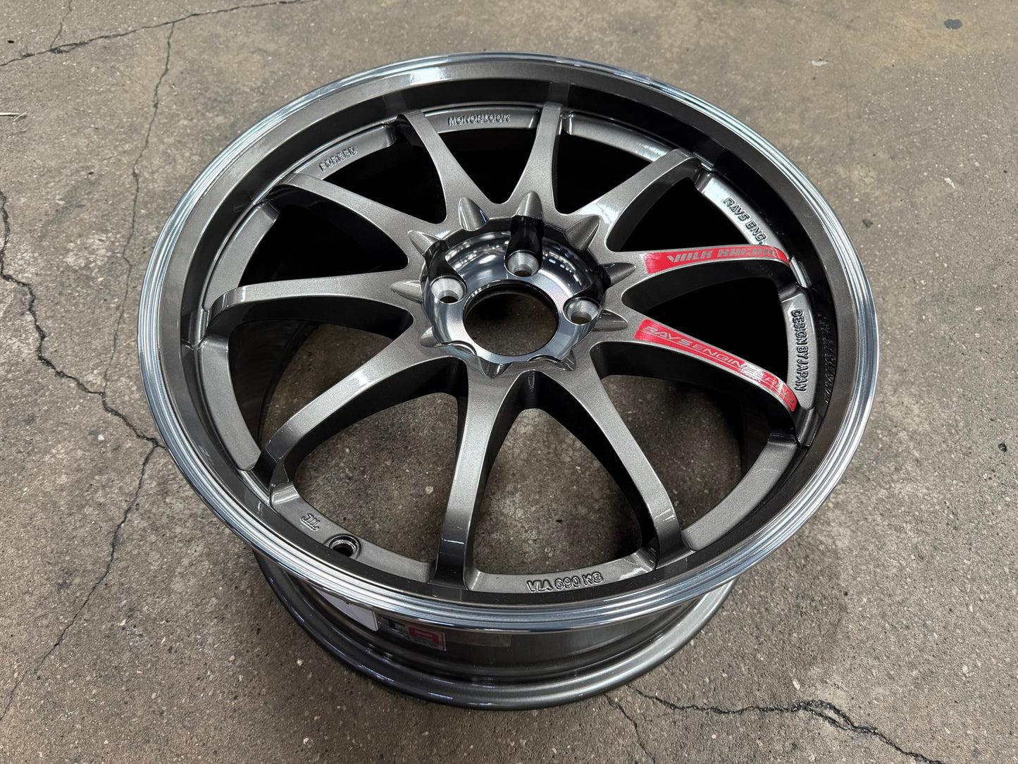 New 18X8.5 ET43 AOW Flow Formed CE28SLRim (4 wheel) Gloss Gunmetal 5X114.3