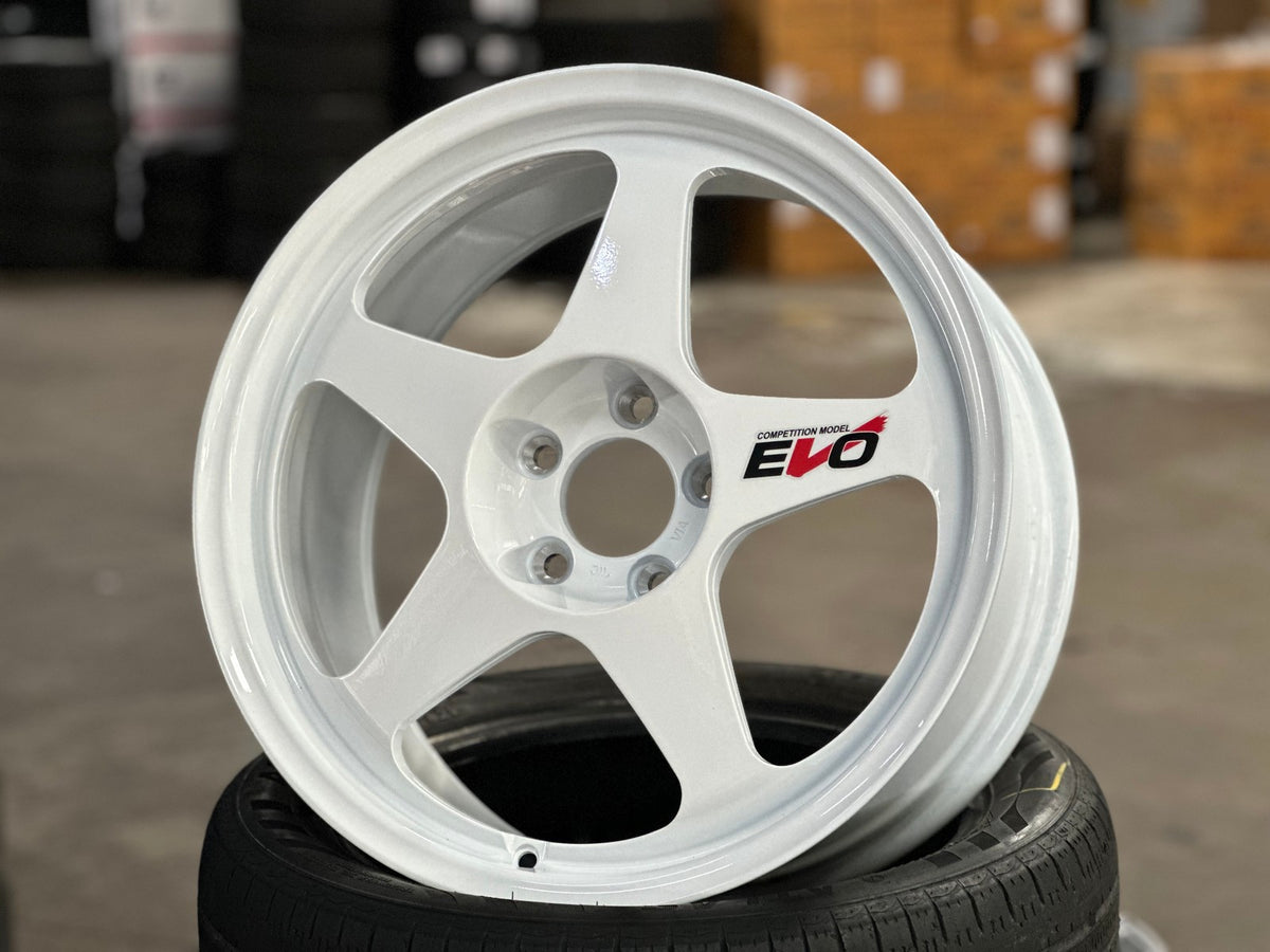 New 18X8.5 ET35 AOW Flow Formed Evo Rim (4 wheel) Gloss White 5X114.3