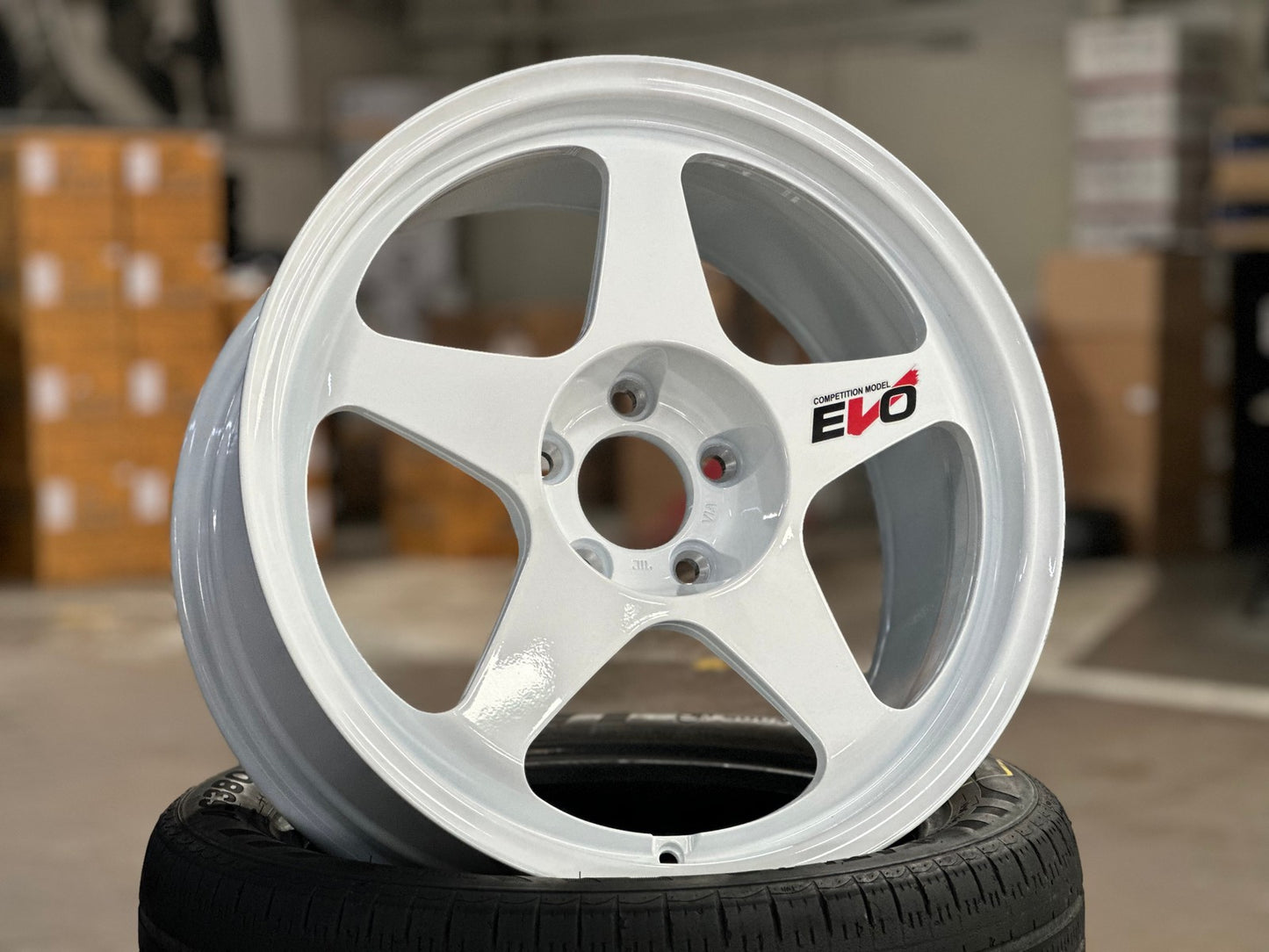 New 18X8.5 ET35 AOW Flow Formed Spoon Rim (4 wheel) Gloss White 5X114.3