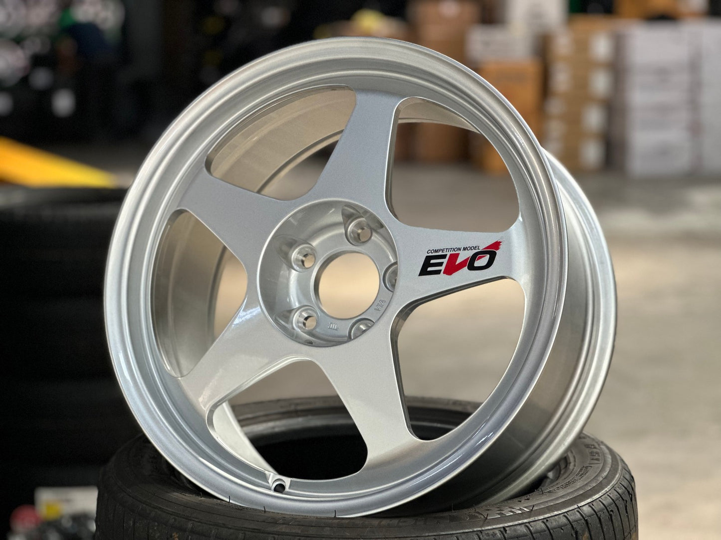 New 18X8.5 ET35 AOW Flow Formed Spoon Rim (4 wheel) Gloss Silver 5X114.3