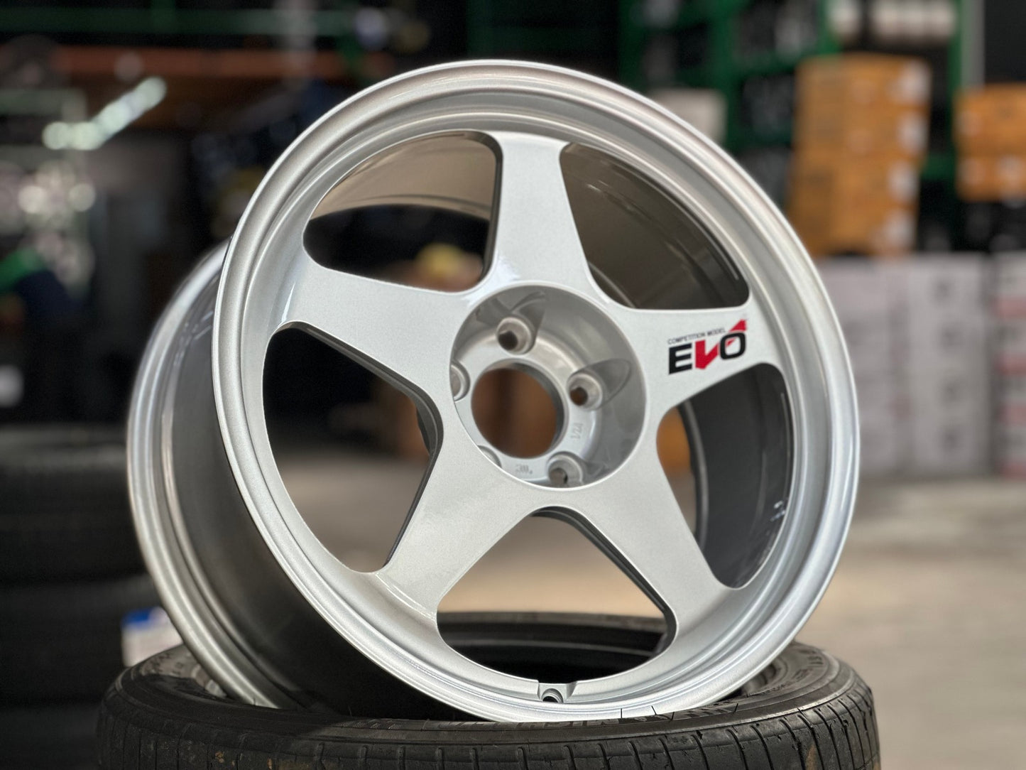 New 18X8.5 ET35 AOW Flow Formed Spoon Rim (4 wheel) Gloss Silver 5X114.3