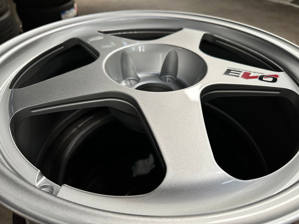 New 18X8.5 ET35 AOW Flow Formed Spoon Rim (4 wheel) Gloss Silver 5X114.3