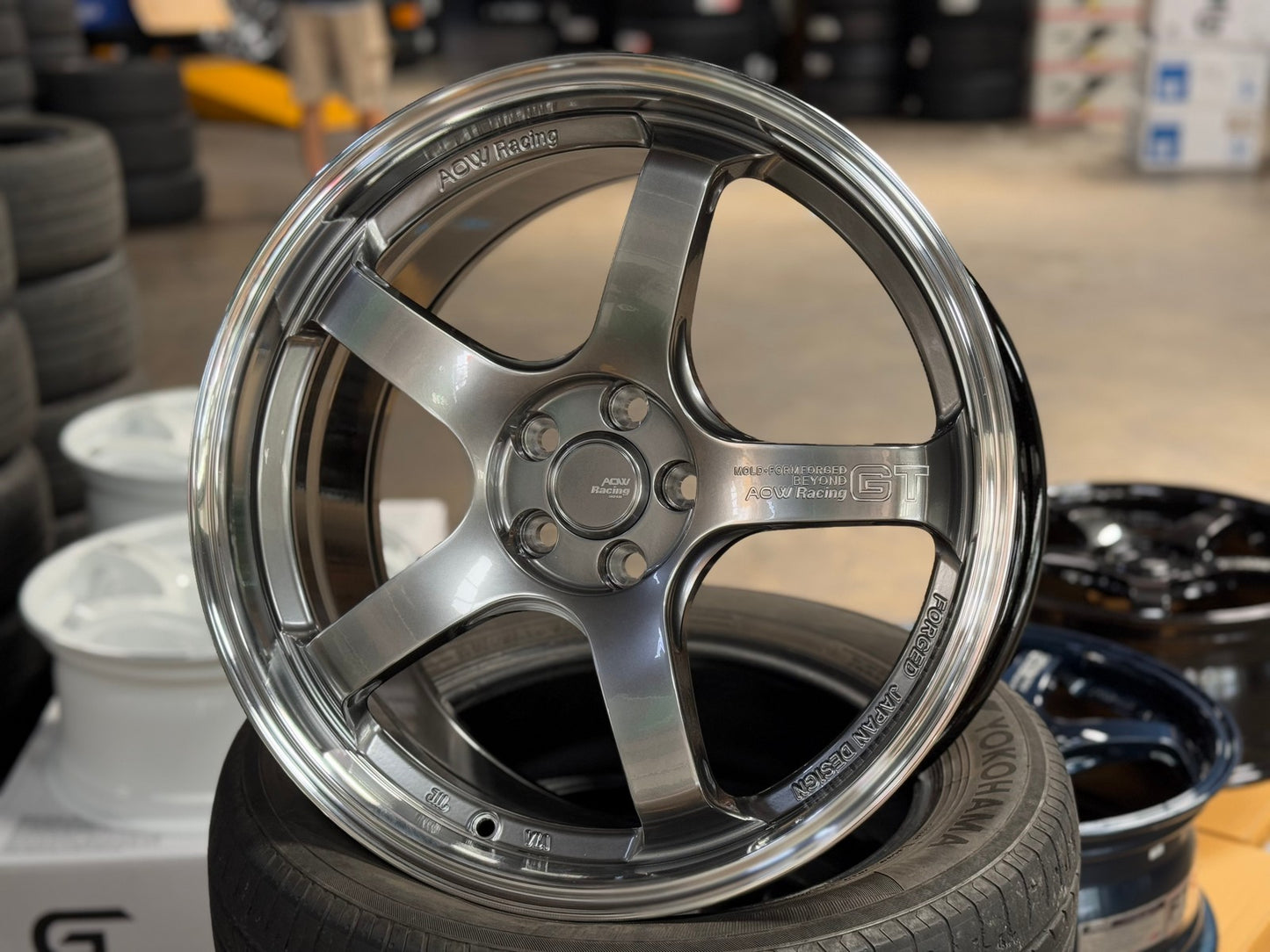 New 18X8.5 ET42 AOW Flow Formed GT Rim (4 wheel) Gloss Gunmetal 5X100