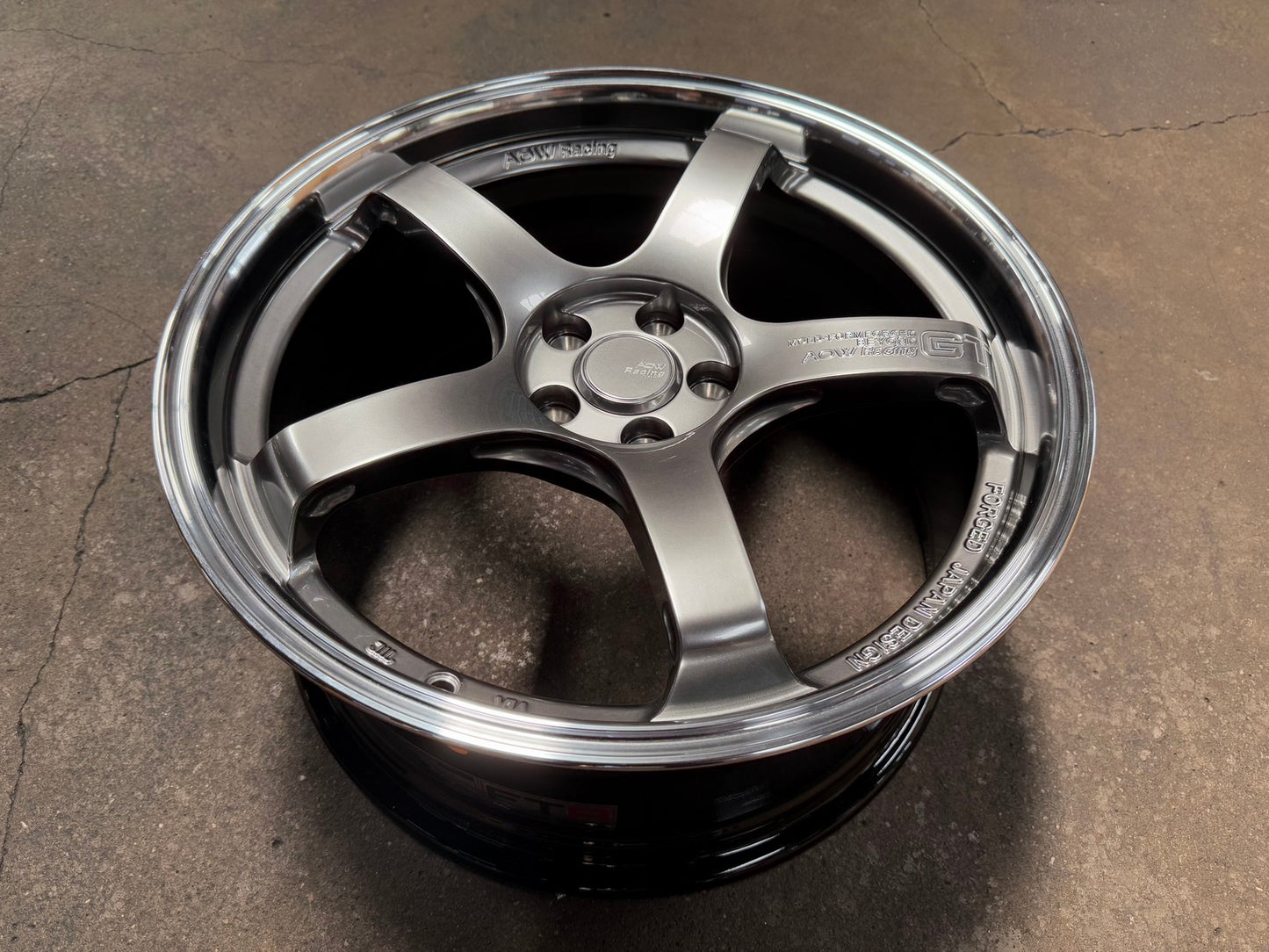 New 18X8.5 ET42 AOW Flow Formed GT Rim (4 wheel) Gloss Gunmetal 5X100