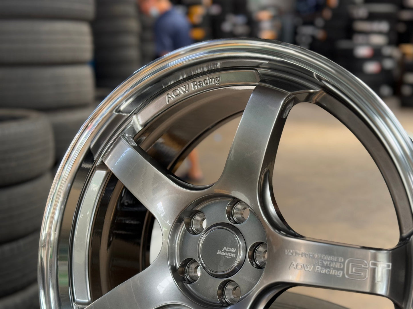 New 18X8.5 ET42 AOW Flow Formed GT Rim (4 wheel) Gloss Gunmetal 5X100