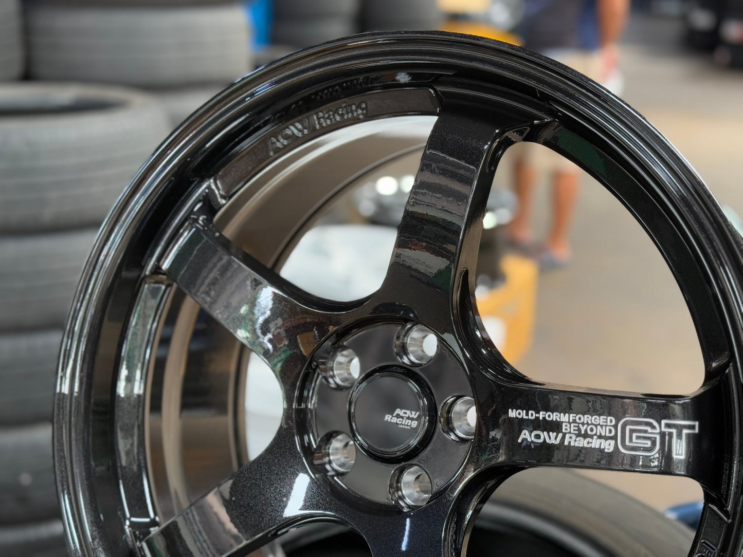 New 18X8.5 ET42 AOW Flow Formed GT Rim (4 wheel) Gloss Black 5X100