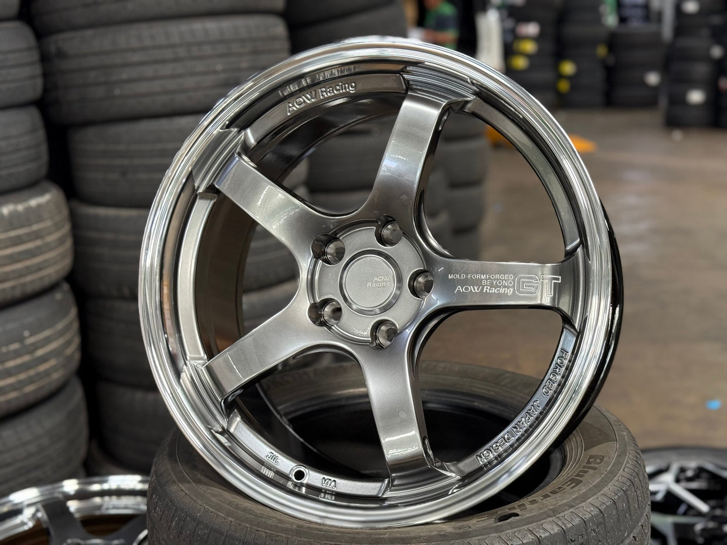 New 18X8.5 ET35 AOW Flow Formed GT Rim (4 wheel) Gloss Gunmetal 5X114.3