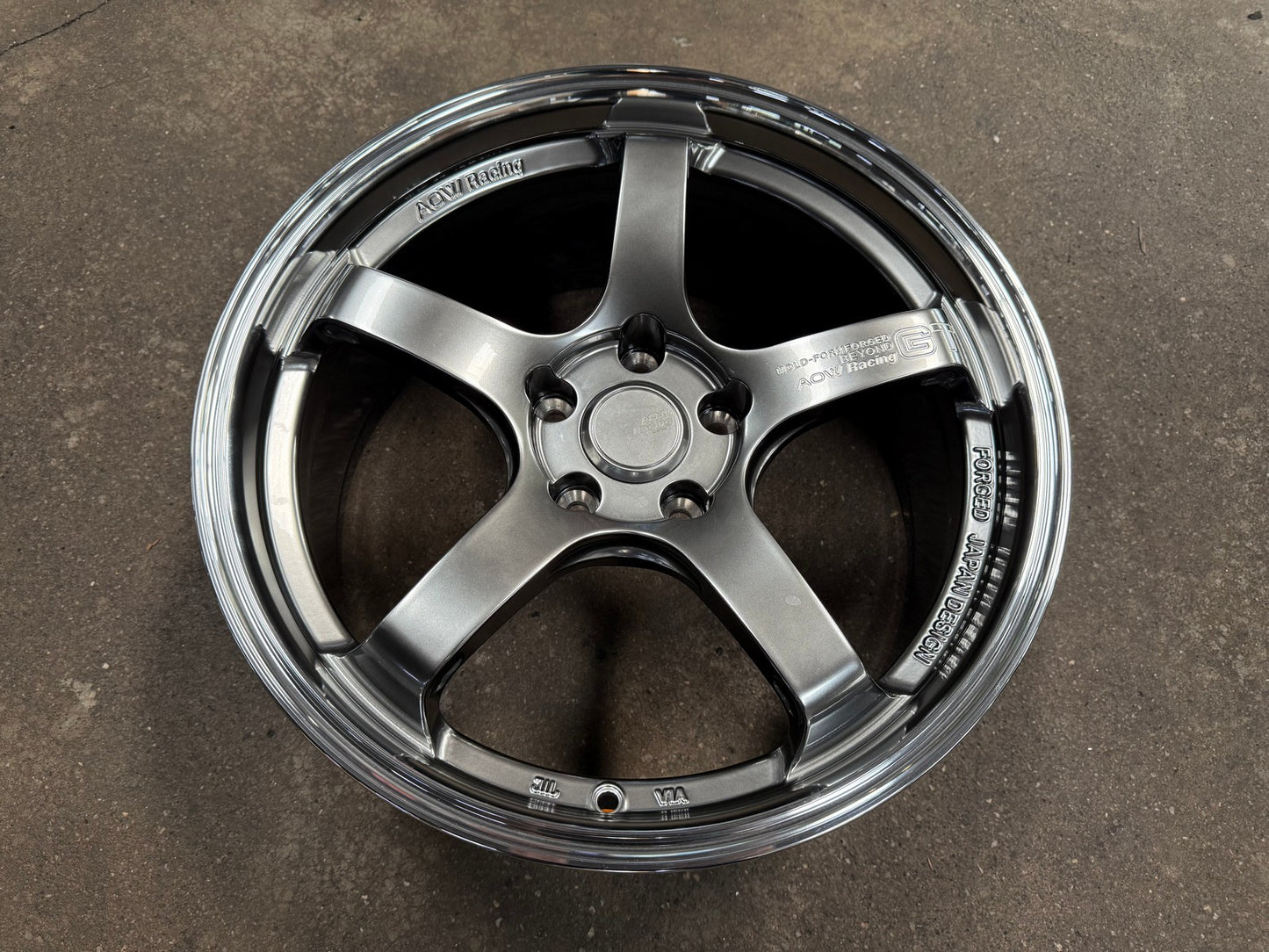New 18X8.5 ET35 AOW Flow Formed GT Rim (4 wheel) Gloss Gunmetal 5X114.3