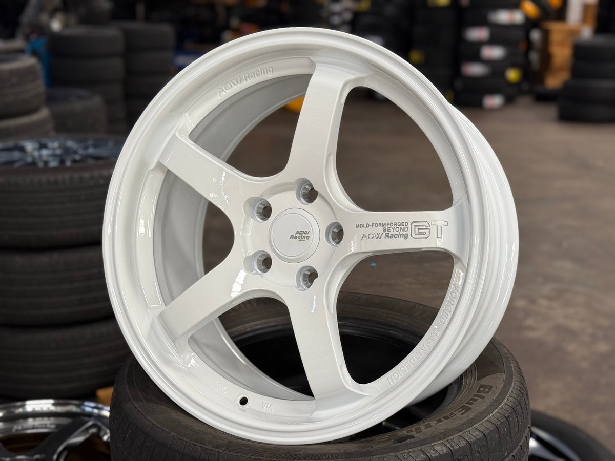 New 18X8.5 ET42 AOW Flow Formed GT Rim (4 wheel) Gloss White 5X112