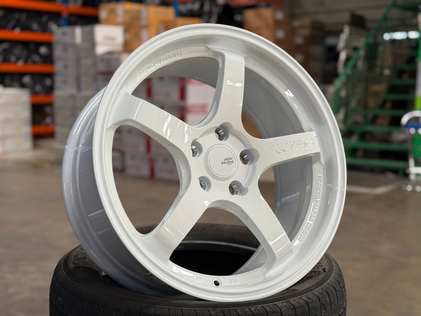 New 18X8.5 ET42 AOW Flow Formed GT Rim (4 wheel) Gloss White 5X114.3