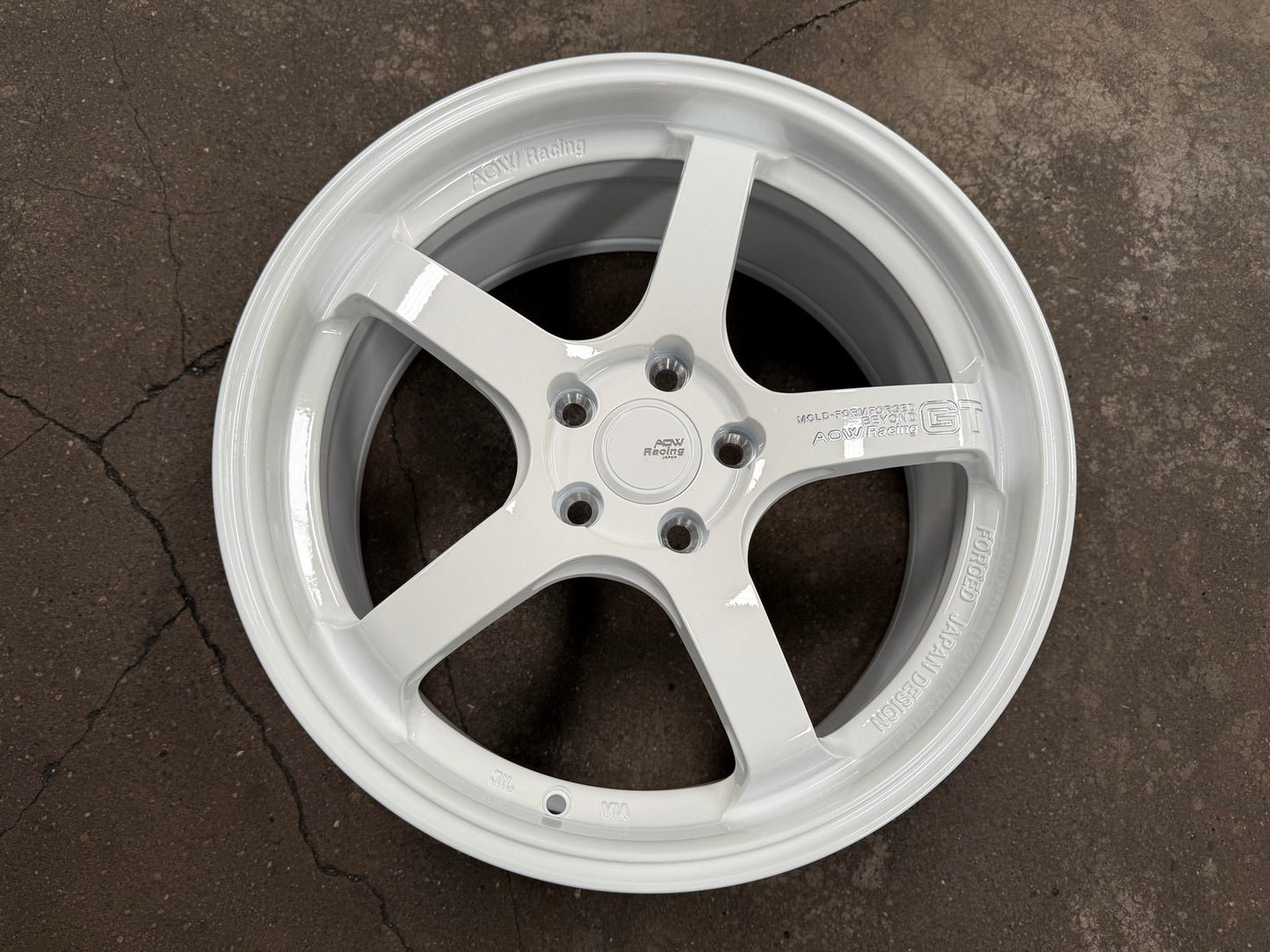 New 18X8.5 ET42 AOW Flow Formed GT Rim (4 wheel) Gloss White 5X114.3
