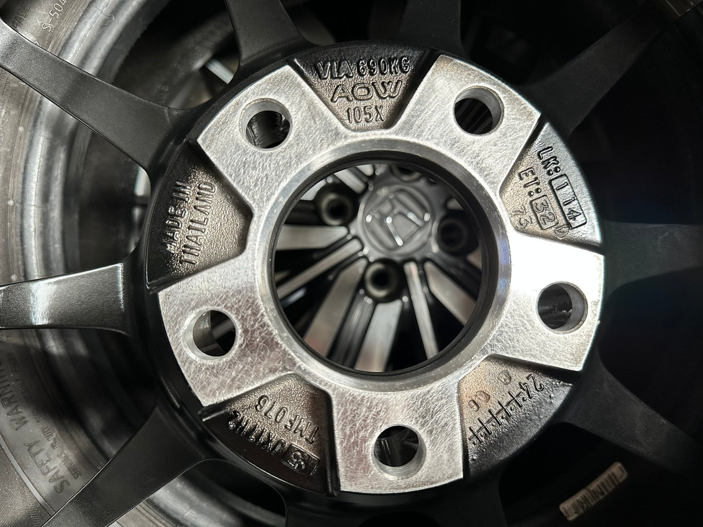 New 17X8.5 ET32 AOW Flow Formed TC105X Rim (4 wheel) Gloss Gunmetal 5X114.3