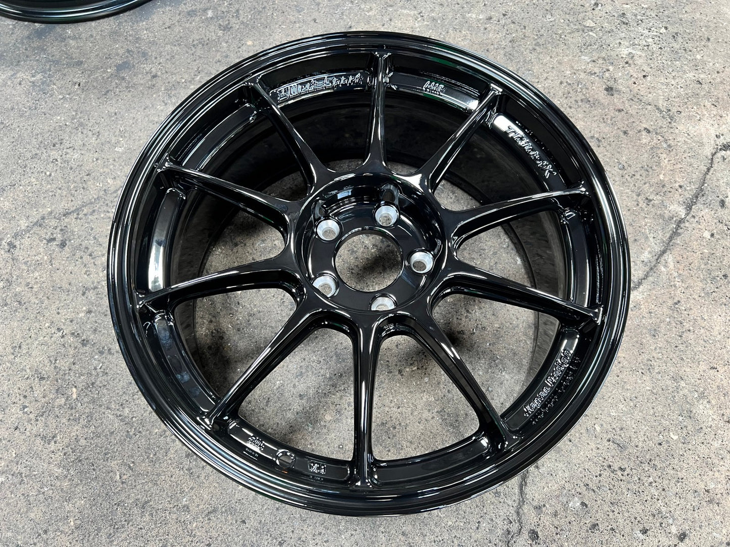 New 18X8.5 ET35 AOW Flow Formed TC105X Rim (4 wheel) Gloss Black 5X112