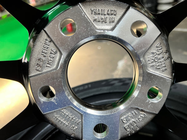 New 18X8.5 ET35 AOW Flow Formed TC105X Rim (4 wheel) Gloss Black 5X114.3