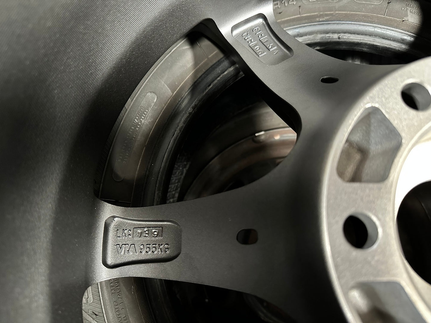 New 18X9 ET15 AOW Flow Formed TE37 XTR Rim (4 wheel) Matt Gunmetal 6X139.7