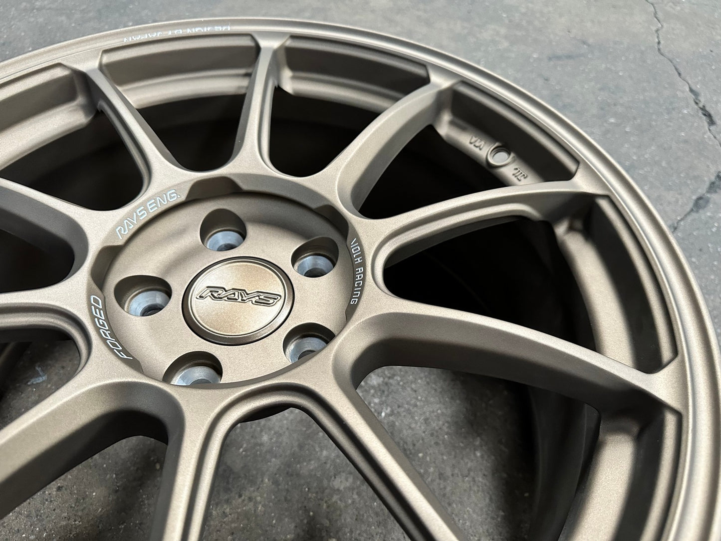 New 19X8.5 ET44 AOW Flow Formed ZE40 Rim (4 wheel) Matt Bronze 5X114.3