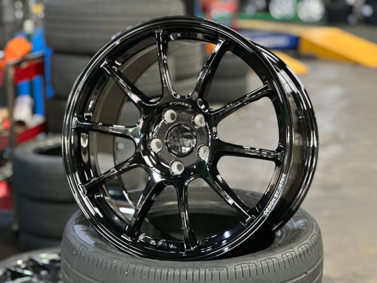 New 18X8.5 ET43 AOW Flow Formed ZE40 Rim (4 wheel) Gloss Black 5X112
