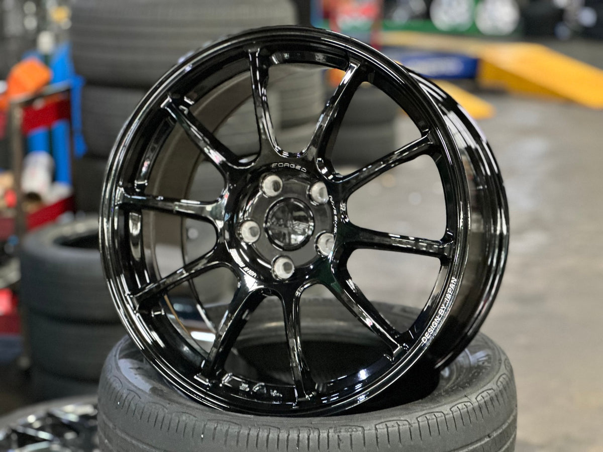 New 18X8.5 ET43 AOW Flow Formed ZE40 Rim (4 wheel) Gloss Black 5X114.3