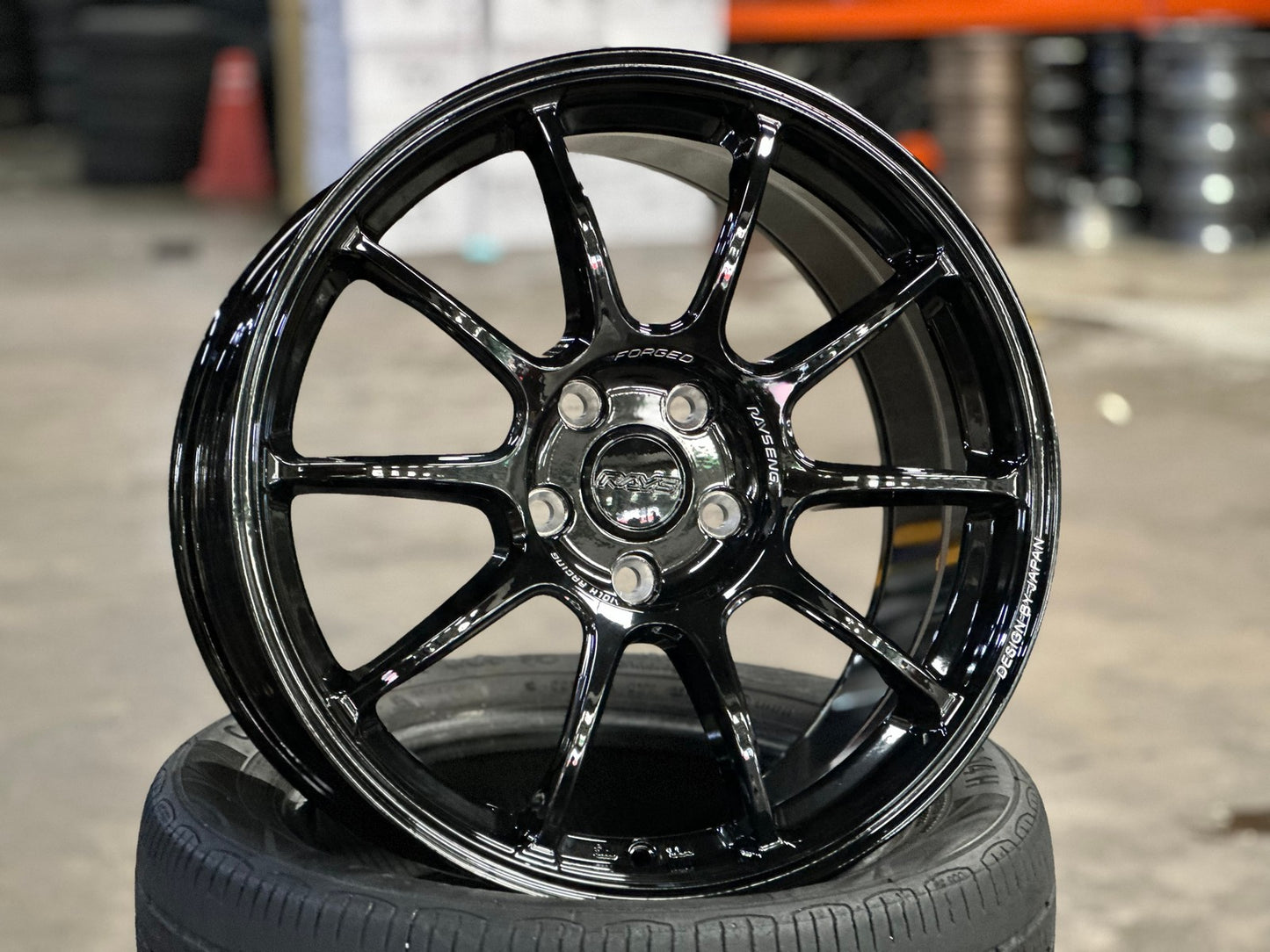 New 18X8.5 ET43 AOW Flow Formed ZE40 Rim (4 wheel) Gloss Black 5X114.3