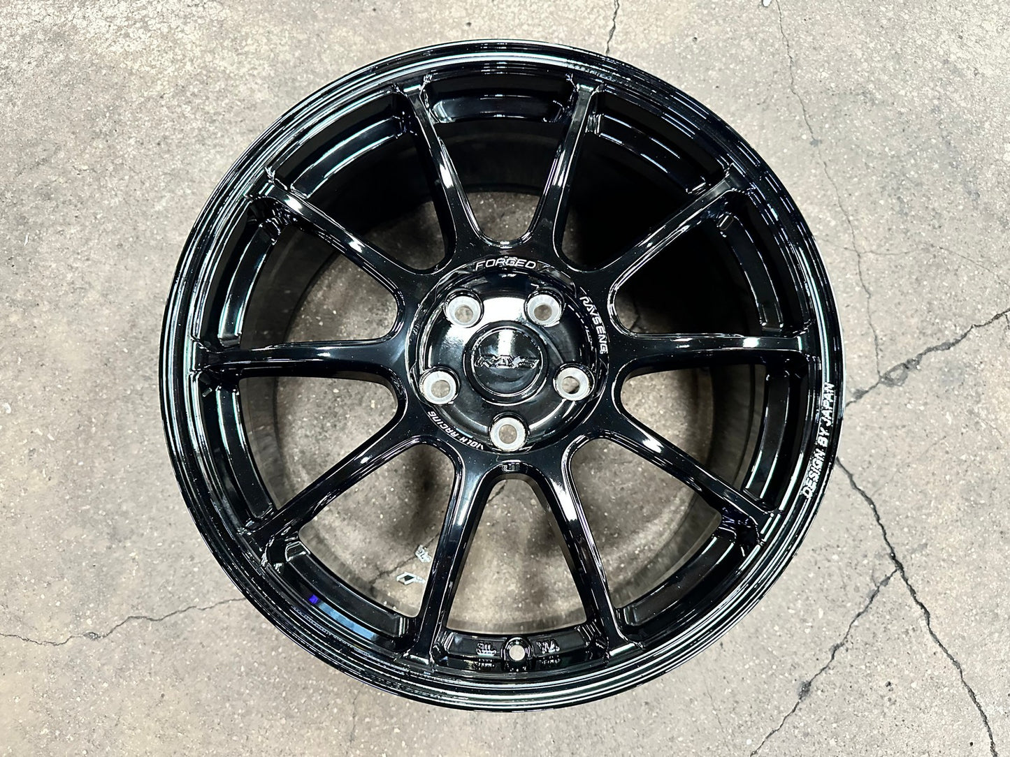 New 18X8.5 ET43 AOW Flow Formed ZE40 Rim (4 wheel) Gloss Black 5X112