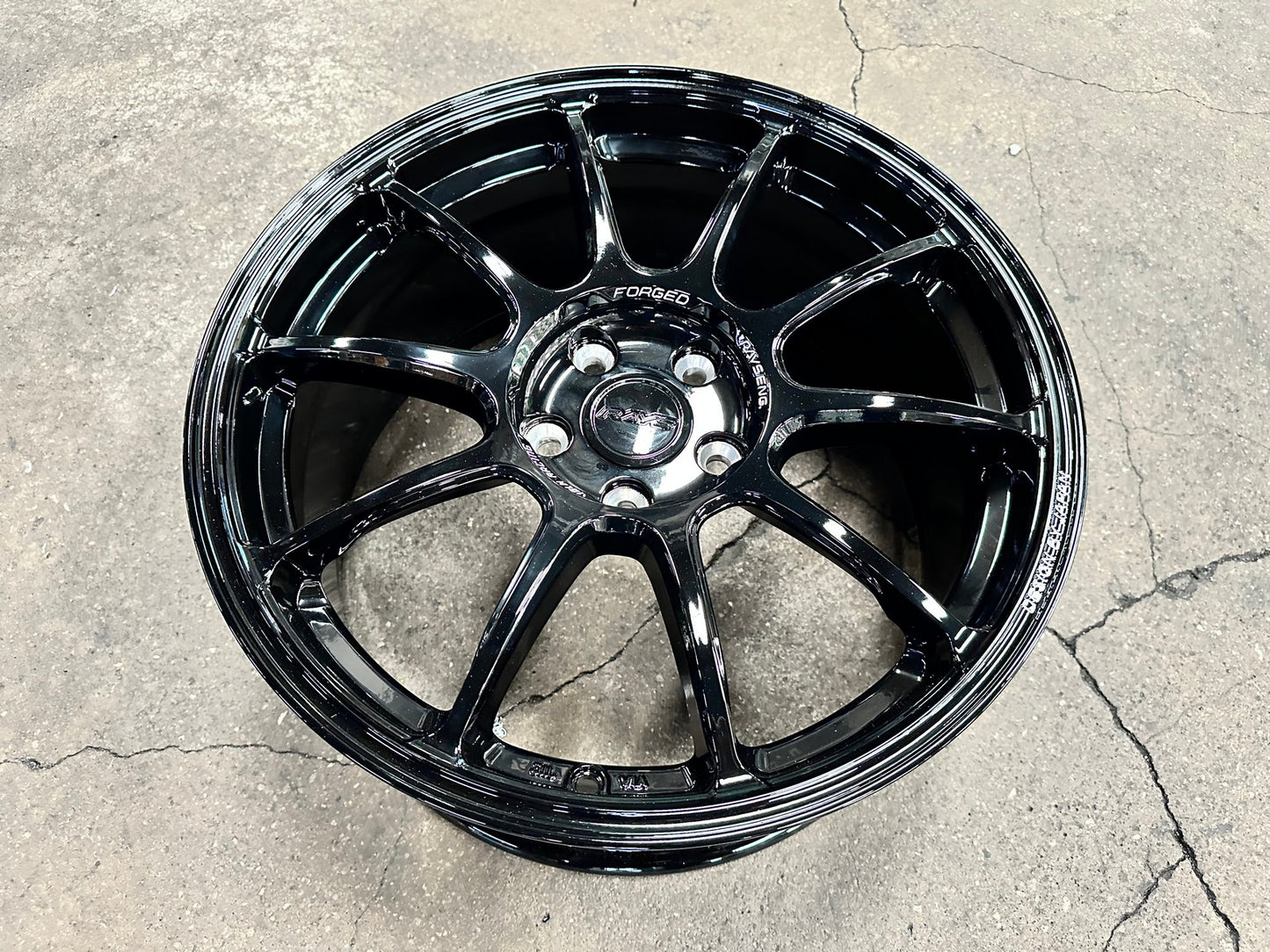 New 18X8.5 ET43 AOW Flow Formed ZE40 Rim (4 wheel) Gloss Black 5X112