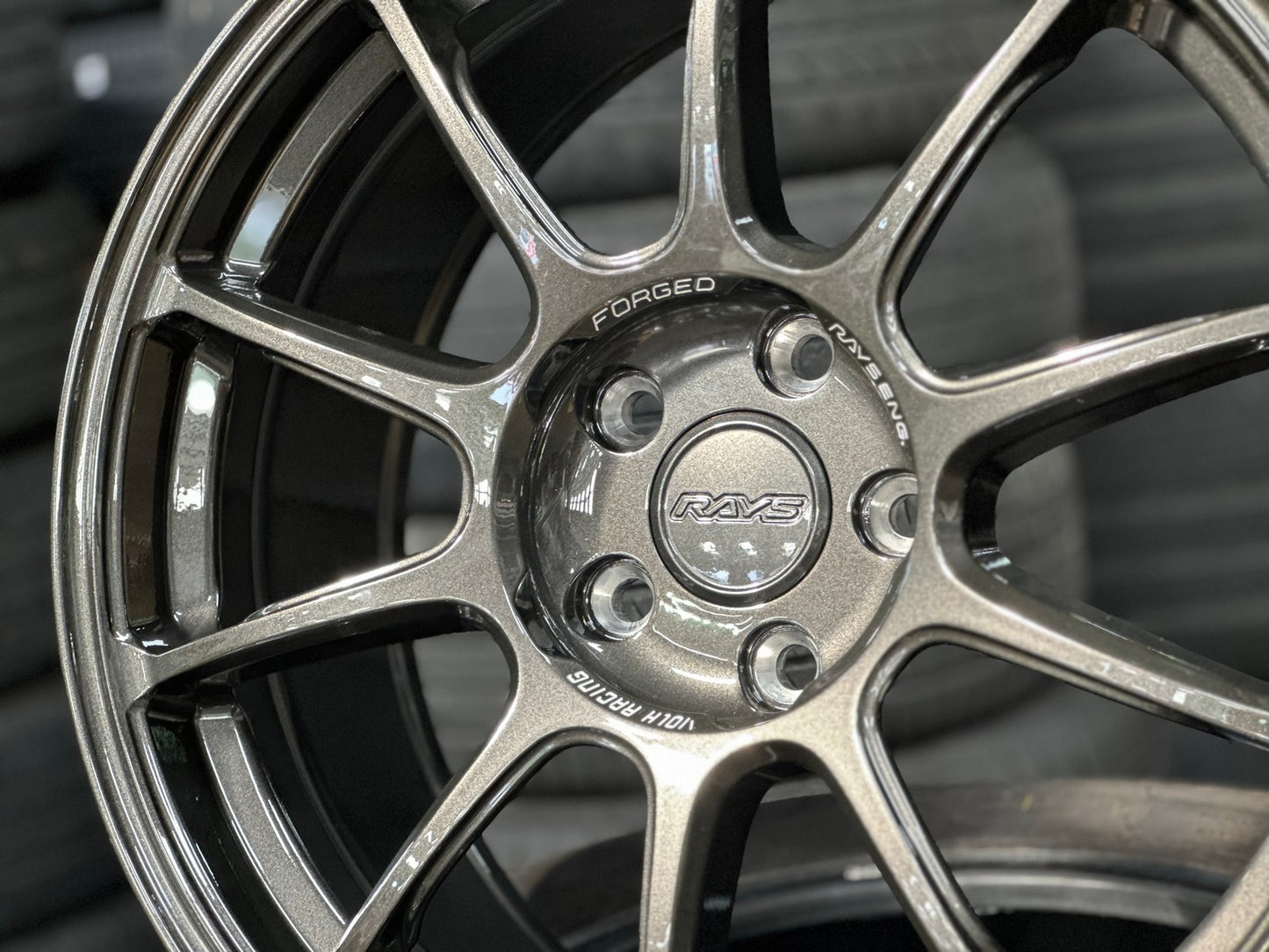 New 18X8.5 ET43 AOW Flow Formed ZE40 Rim (4 wheel) Gloss Gunmetal 5X112