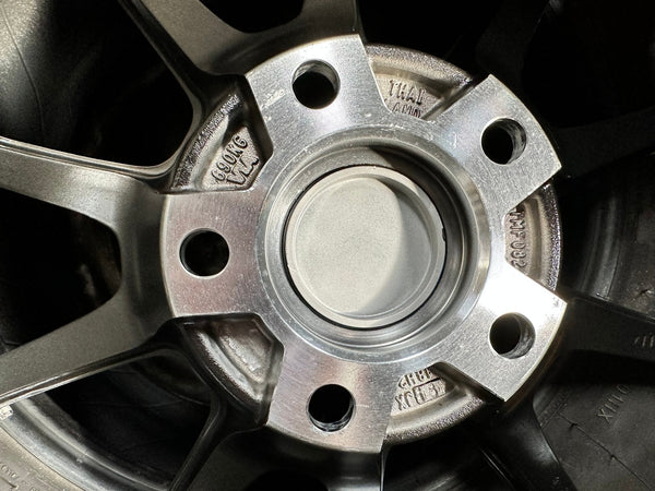 New 18X8.5 ET43 AOW Flow Formed ZE40 Rim (4 wheel) Gloss Gunmetal 5X114.3