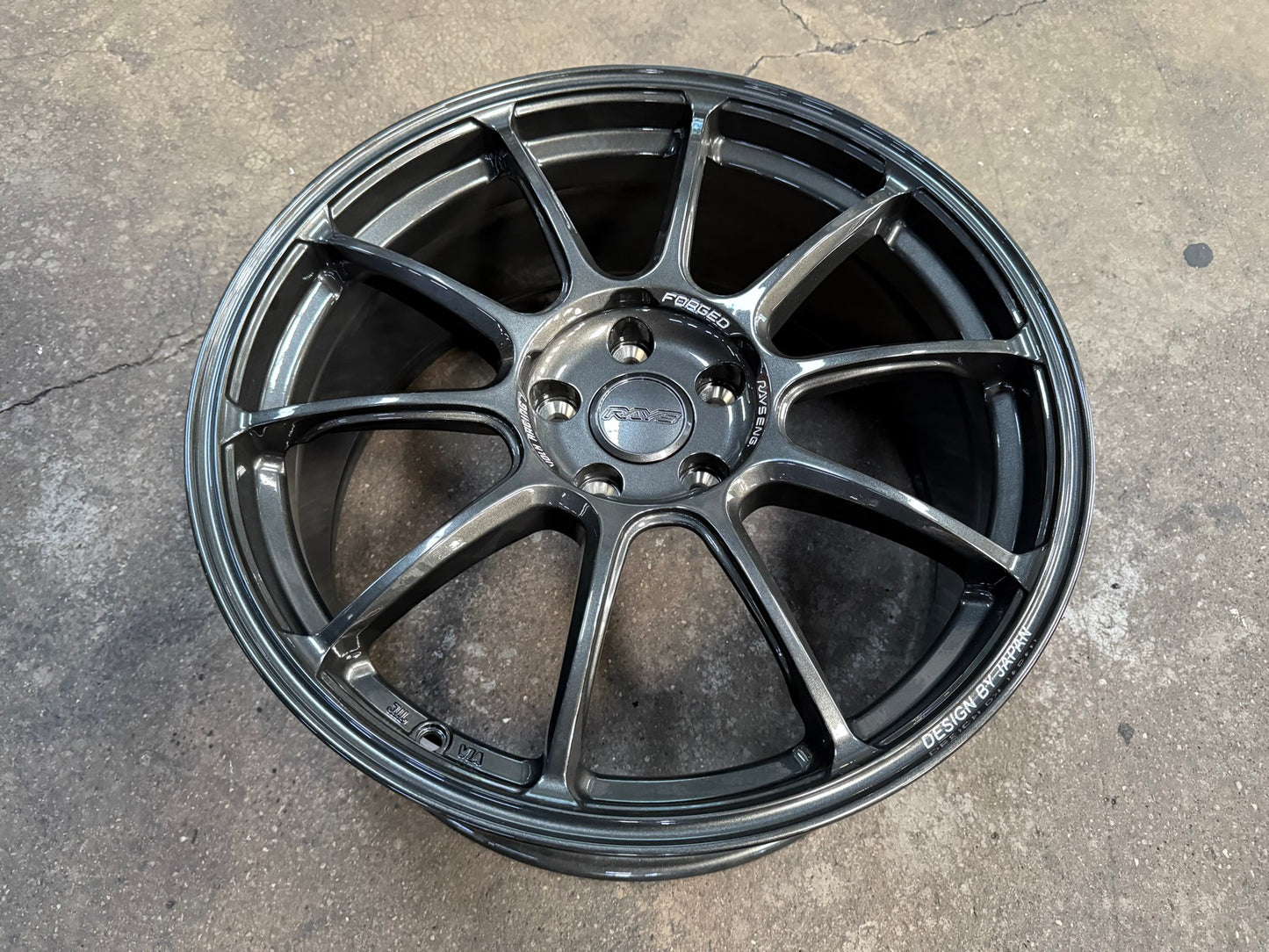 New 19X8.5 ET35 AOW Flow Formed ZE40 Rim (4 wheel) Gloss Gunmetal 5X114.3