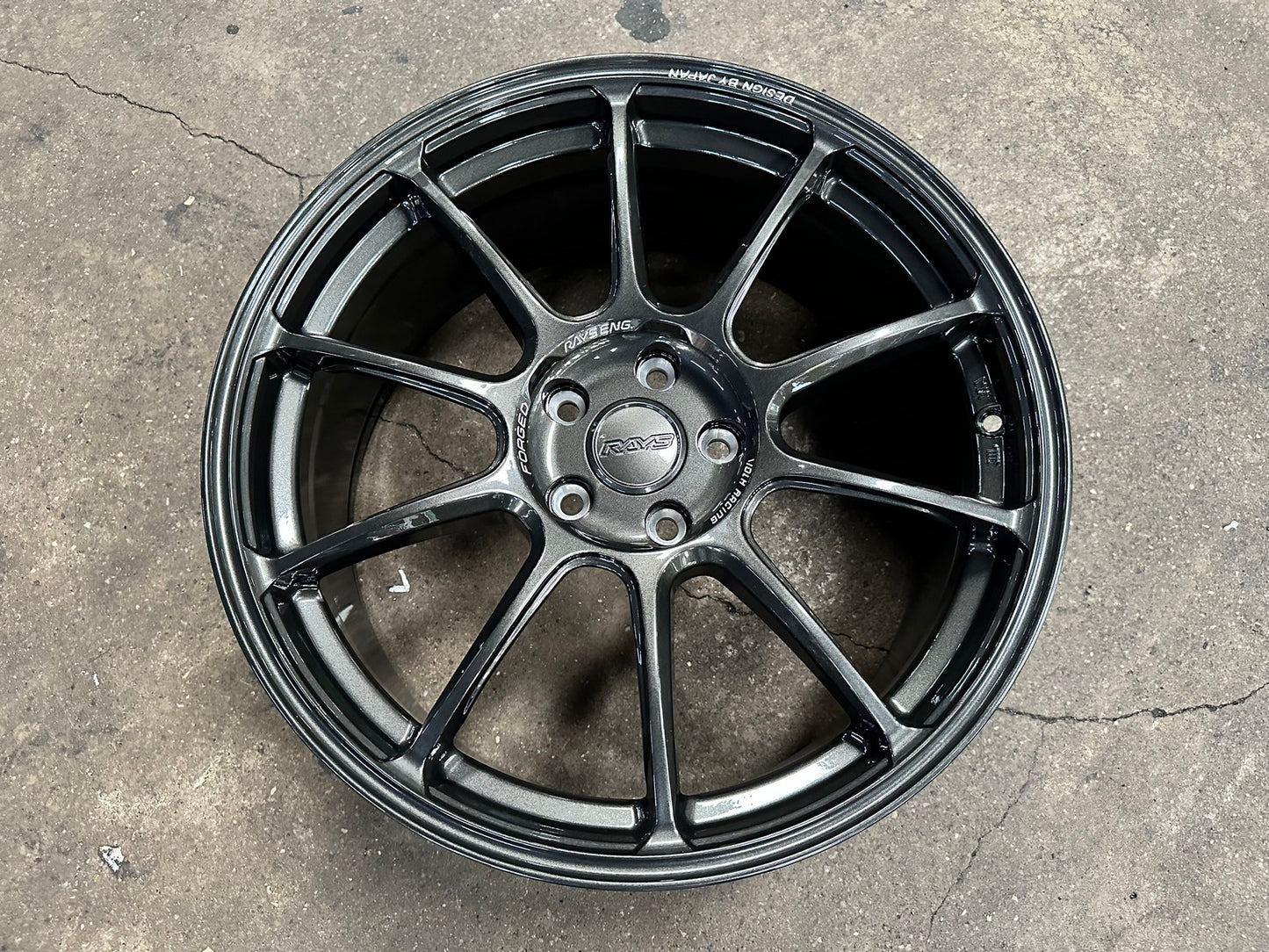 New 19X8.5 ET44 AOW Flow Formed ZE40 Rim (4 wheel) Gloss Gunmetal 5X112