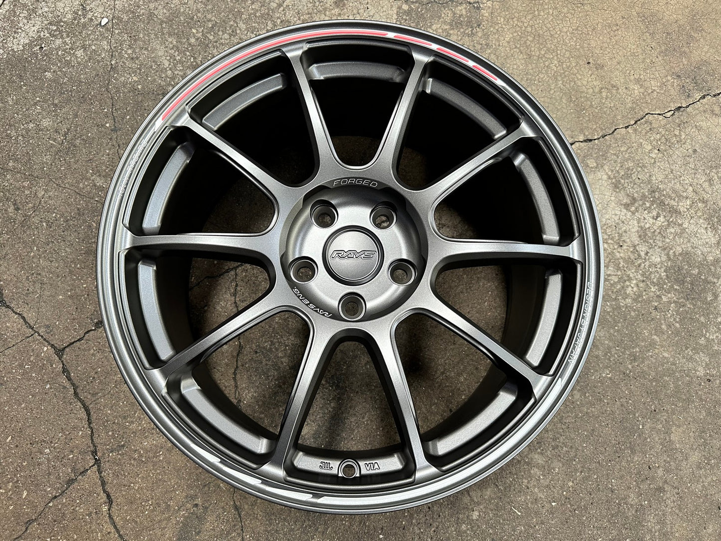 New 18X8.5 ET43 AOW Flow Formed ZE40 Rim (4 wheel) Matt Gunmetal 5X112