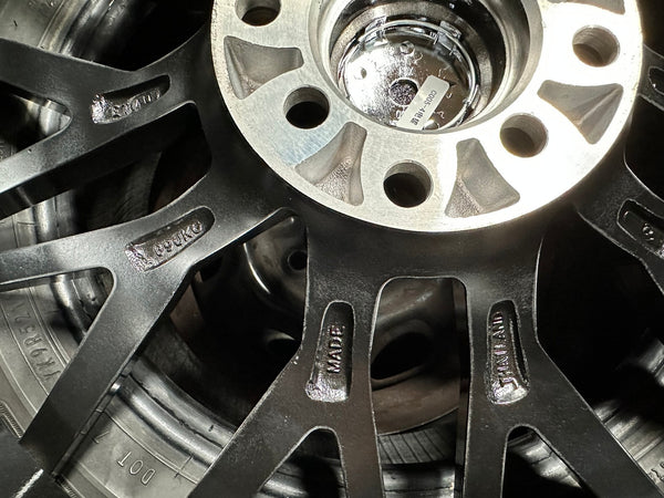 New 17X7.5 ET40 VFF107 Design Rim (4 wheel) Gloss Black 4X114.3