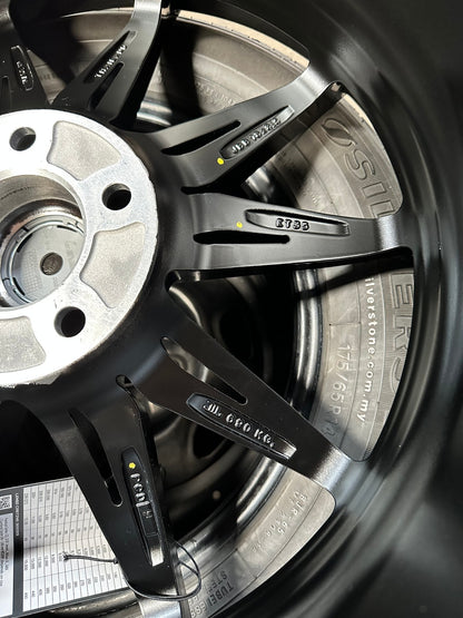 New 18X8.5 ET35 Lenso Barox Rim (4 wheel) Gloss Black 5X114.3